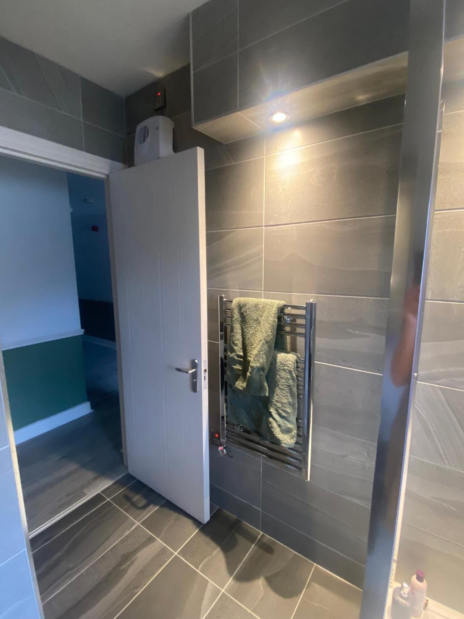 Private Double Bedroom In Modern Dublin Apartment Exterior foto